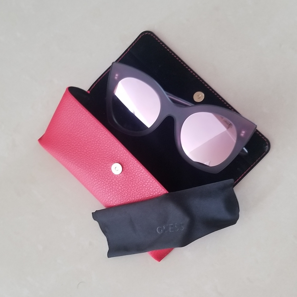 Sunglass - Picture 2 of 3